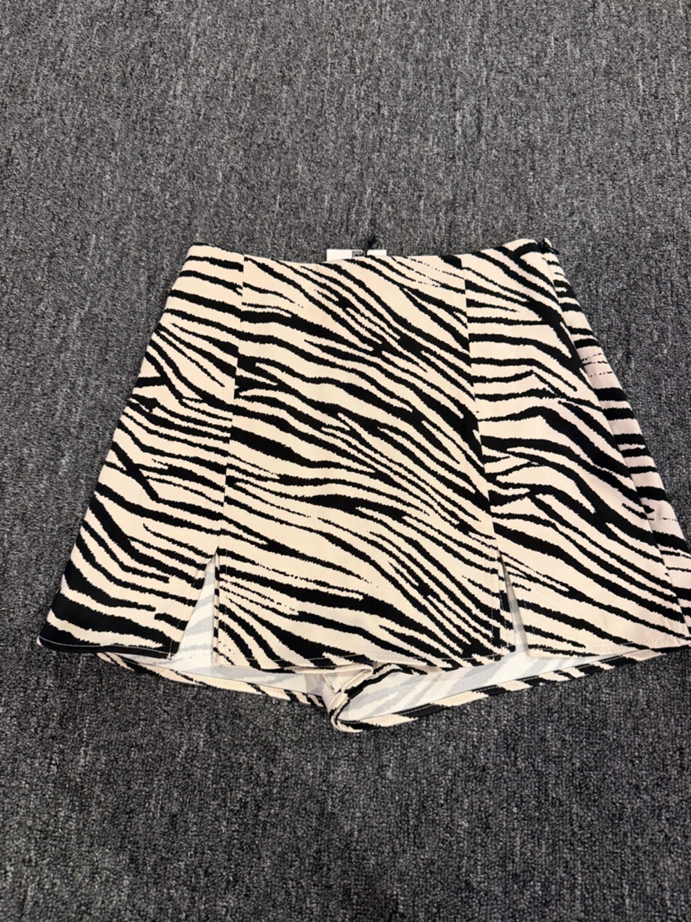 Zara Black and Cream Zebra Print Mini Skort